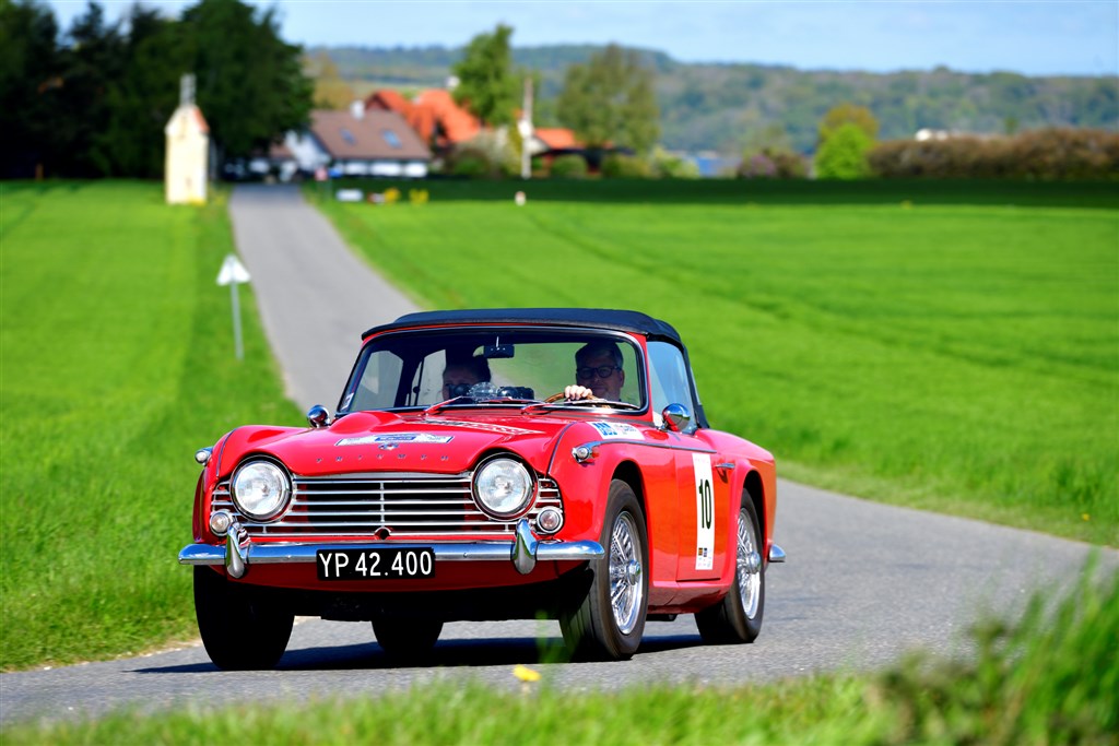 Med denne yderst velholdte Triumph TR4A kørte Torben Weber Andersen og Emilie Weber Wellendorf sig på få år op blandt de bedste i klassisk pålidelighedsrally.
(Foto: Michael Eisenberg - Intercom)